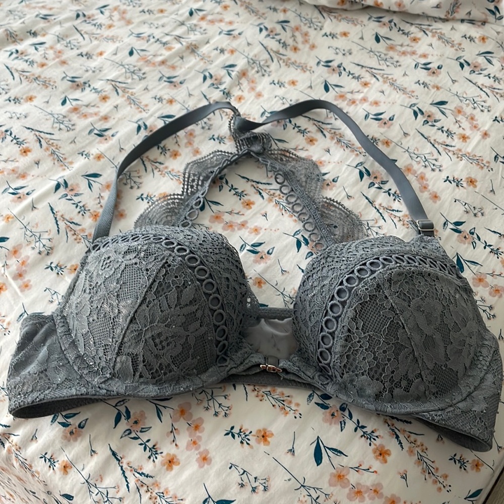 32B PINK BRA